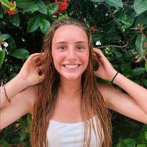 Meet your Posher, Maxine